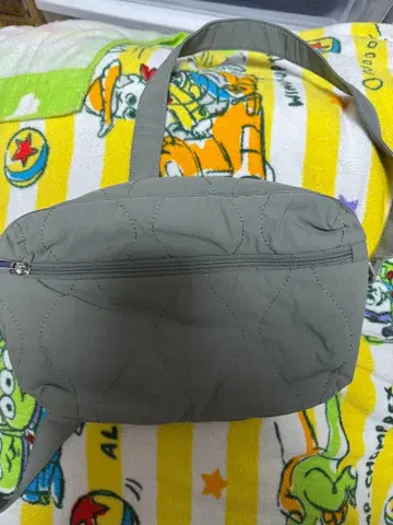 그린 퀼팅 숄더백