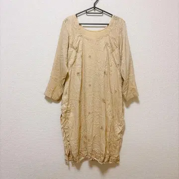 자수 장식 튜닉 원피스 베이지 계열