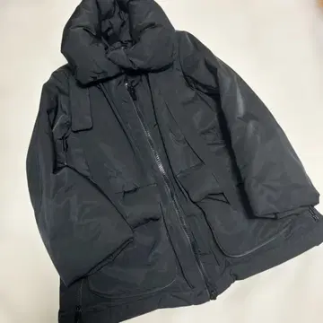 새상품급 유니클로 +J 하이브리드 다운 숏코트 블랙 S