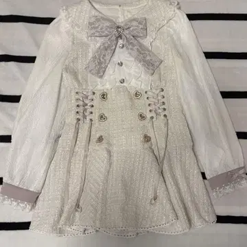 LIZLISA 리즈리사 메시지 리본 트위드 셋업 화이트