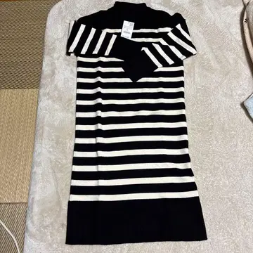 ZARA 블랙 앤 화이트 스트라이프 니트 원피스 M
