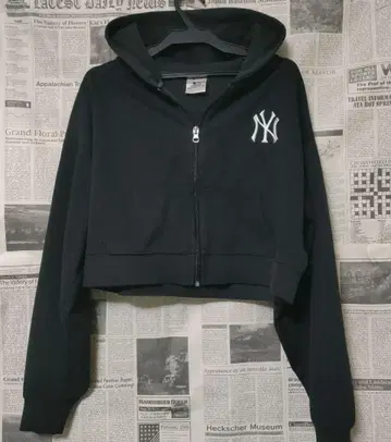 뉴욕 양키스 크롭 후드티 L 사이즈 블랙