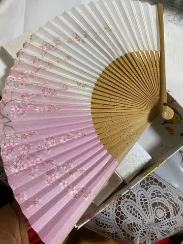 벚꽃 꽃무늬 부채 화이트와 핑크 향기 첨가
