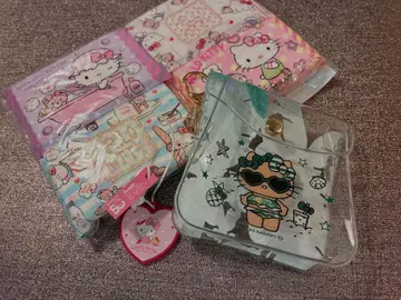 me Jane x Hello Kitty 클리어 파우치 & 키티 굿즈 세트