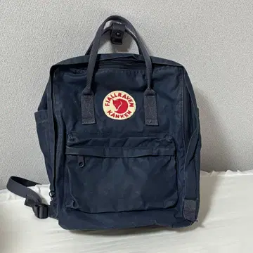 FJALLRAVEN KANKEN 네이비 백팩