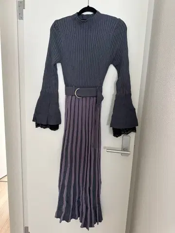 그레이와 보라색 스트라이프 롱 니트 원피스