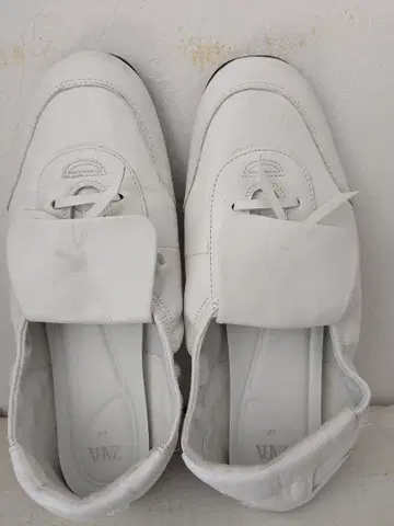 ZARA*가죽 느낌*화이트