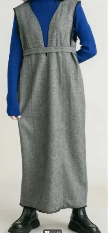 슬리브리스 그레이 V넥 롱 원피스 어반 리서치