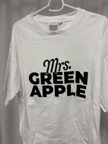 [ 하자품 ] Mrs. GREEN APPLE 티셔츠 M 사이즈