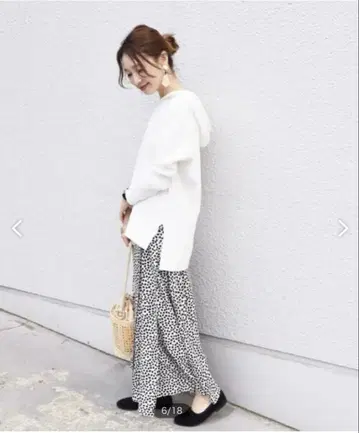 SHIPS 후드 부착 후드티 화이트