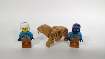 레고 시티 북극 사벨 타이거 + 미니 피규어 2개 정품 부품