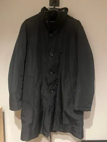 아쿠아 스큐텀 블랙 스텐카라 코트 다운 라이너 포함