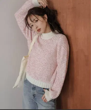 봉긋한 소매 팝핑 샤워 니트