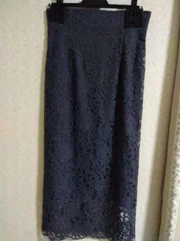 리버 레이스 타이트 스커트