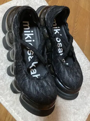 mikio sakabe 블랙 스니커즈풍 펌프스