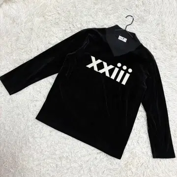 23구 벨로아 v넥 리브 옷깃 상의 온워드 카시야마 블랙