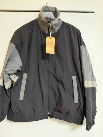 새상품 레미 리프 나일론 자켓 S 사이즈