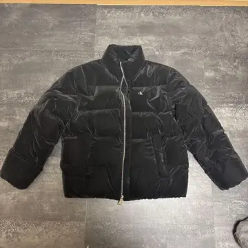 cK 블랙 다운 자켓