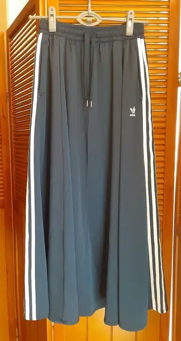 아디다스 롱 스커트 네이비 M