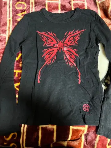 [ 거의 새상품 ] maximum 맥시멈 긴팔 티셔츠