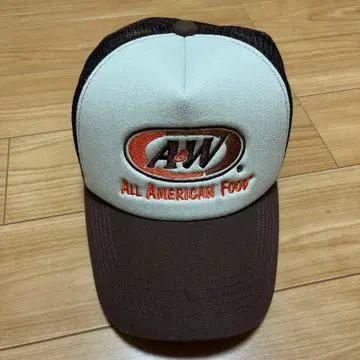 A&W 트래커 캡 화이트/브라운
