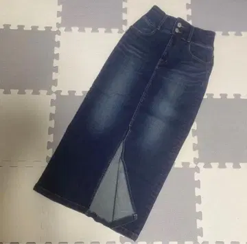 AZULBY MOUSSY 다크 데님 타이트 스커트 슬릿