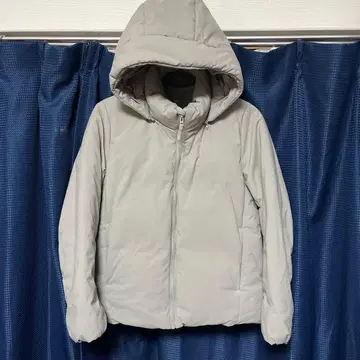 유니클로 하이브리드 다운 후드티 M 사이즈