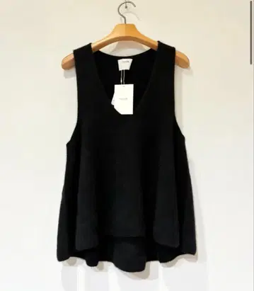 이번 시즌 1회 착용 enrica 플레어 니트탑