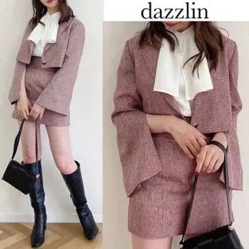 다즐린 숏 슬리브 지퍼 자켓 레드