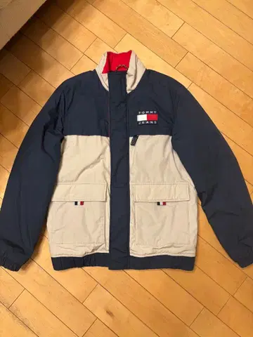 TOMMY JEANS 다운 자켓