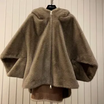 후드 부착 브라운 에코 퍼 판초