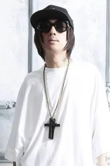 초레어 moonage devilment 빅 크로스 가죽 목걸이