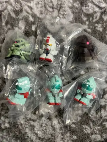 기다림 건담의 경우 4종 6개 세트 미개봉