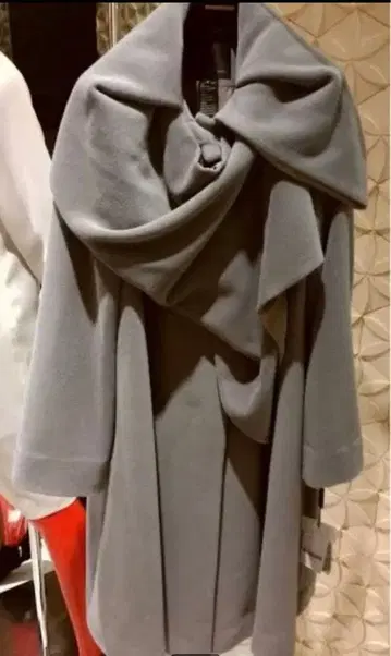 고급스럽고 목까지 따뜻한~ 롱 코트