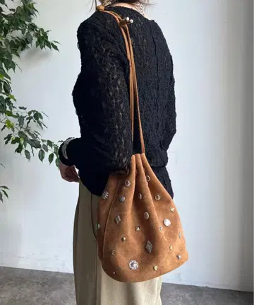 미사용 택 포함 DOUDOU 스웨이드 스터드 드로스트 백