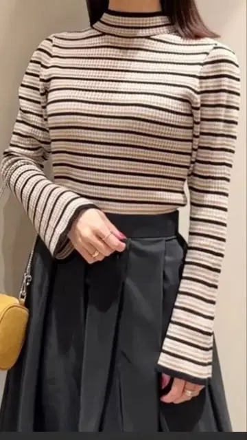 SNIDEL 스나이델 Sustainable 심플 퍼프 슬릿 풀오버