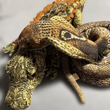 리얼한 악어와 뱀 봉제 인형