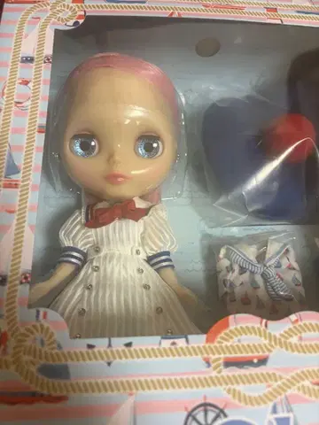 미개봉 세일링 도미니크