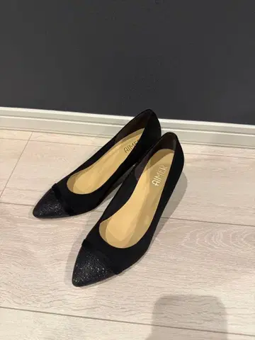 AIMER 세퍼레이트 라메 펌프스