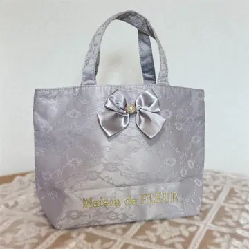 [새상품급] 메종 드 플뢰르 레이스 새틴 프릴 핸들 토트 그레이