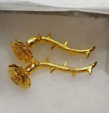 파메오 포즈 장미 골드 귀걸이