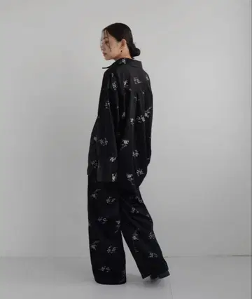 [ hellam ] 플라워 자수 벨로아 셋업