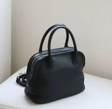 [ 미사용 새상품 ] 천연 가죽 블랙 핸드백 숄더 벨트 포함