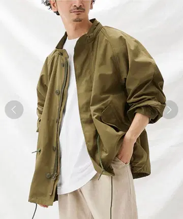 저널 스탠다드 렐름 숏 모즈 코트