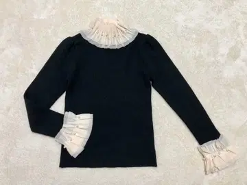 새상품 펄 장식 프릴 소매, 프릴 옷깃 리브 니트 블랙