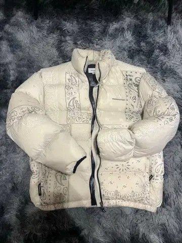 thisisneverthat 반다나 패턴 다운 자켓