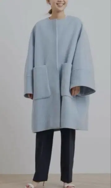 새상품급 yori 울 노카라 코트 스카이블루