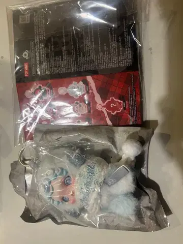 POPMART 스컬팬다 인상파 Dew 스카이블루 블루