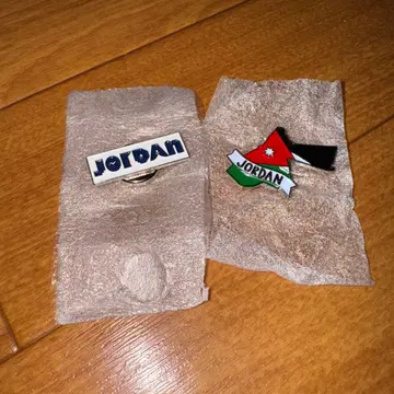 Jordan 핀 배지 2개 세트