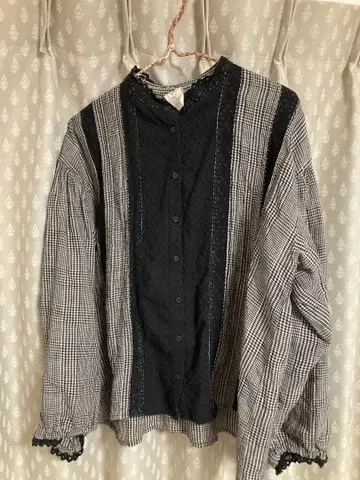 사만사 모스모스 카즈미 콜라보 블라우스